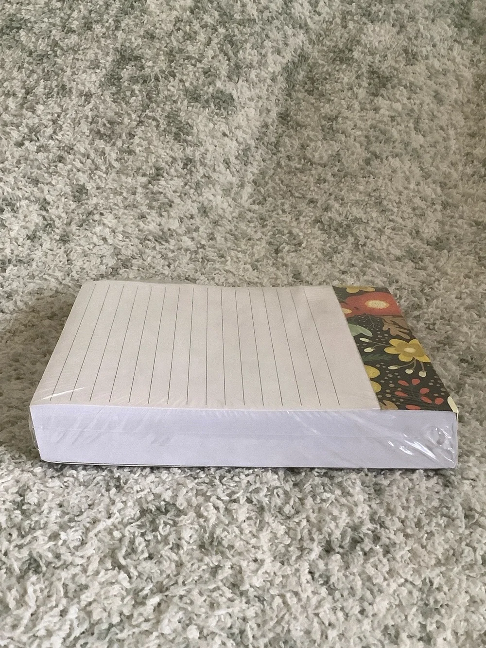 Paper Love Floral Top Lined Desk Top Notepad NWT ~150pages 4.5x5.5”